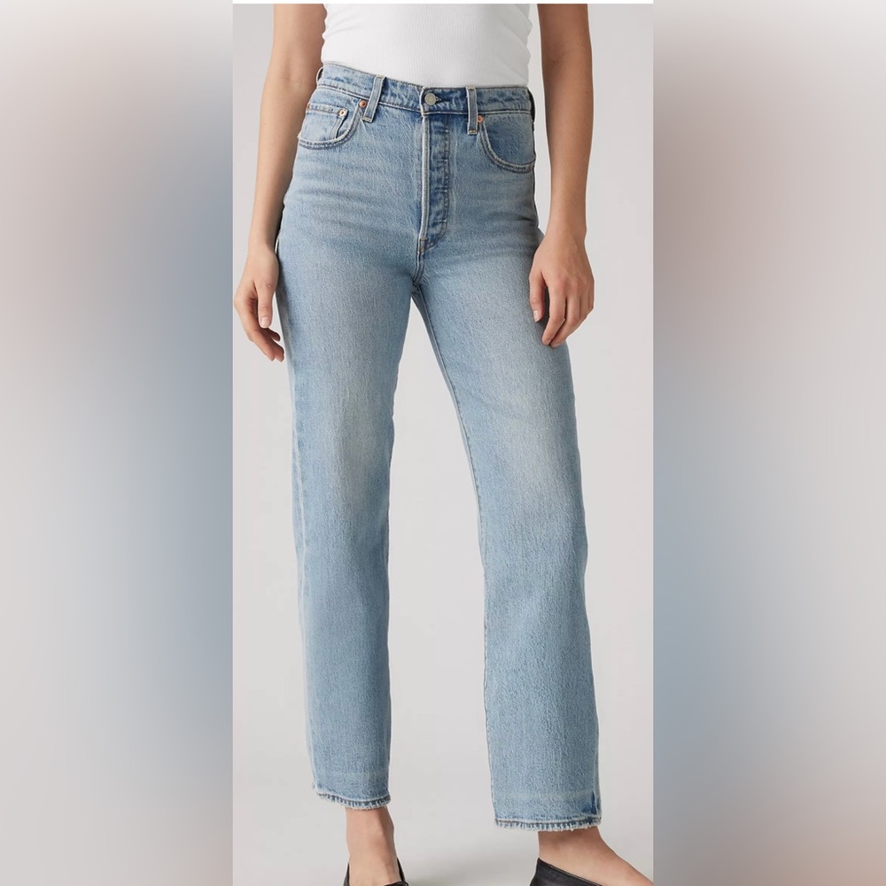 Levis Ribcage Straight Ankle Jeans